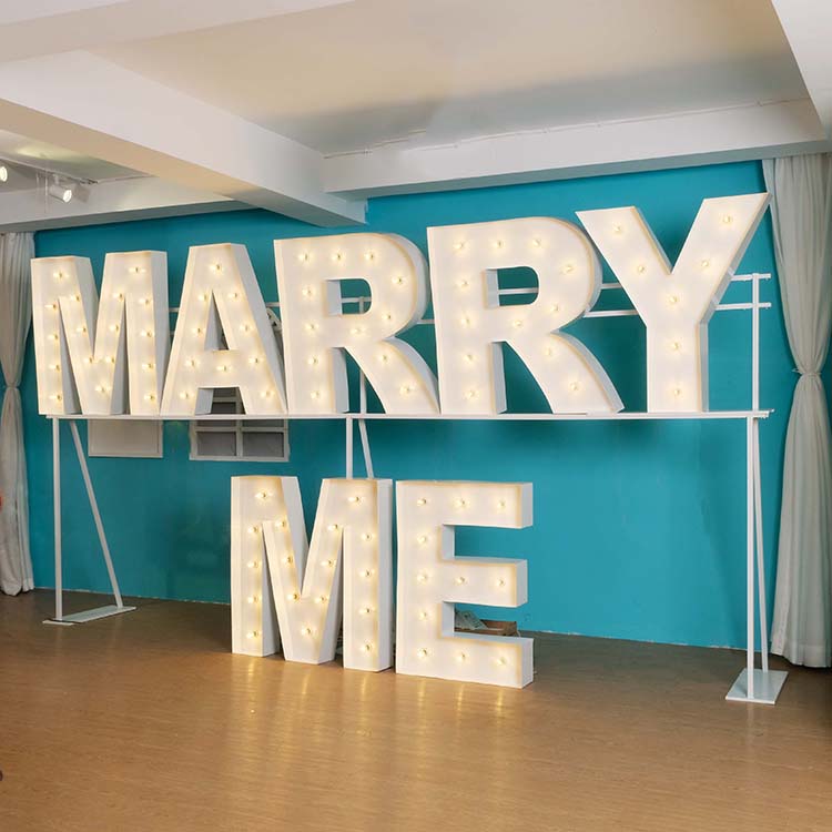 light up marry me letters