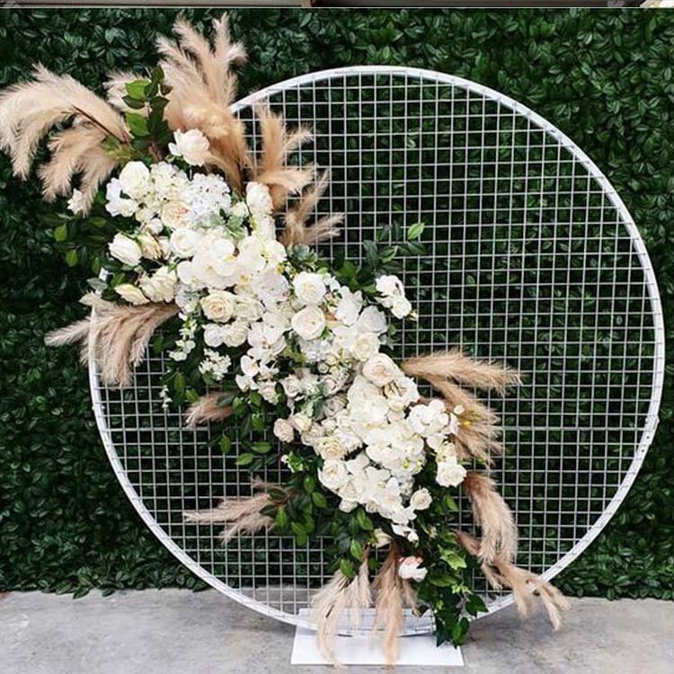 circle arch with grid