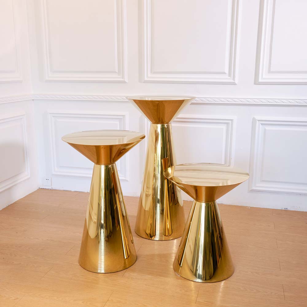 gold cake stand