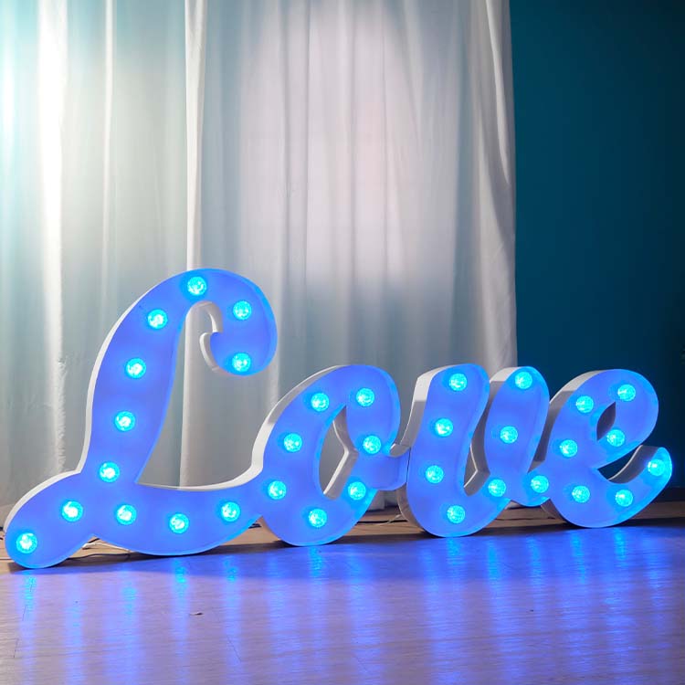 light up letters "LOVE" for wedding decoration