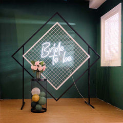 diamond-shaped mesh backdrop